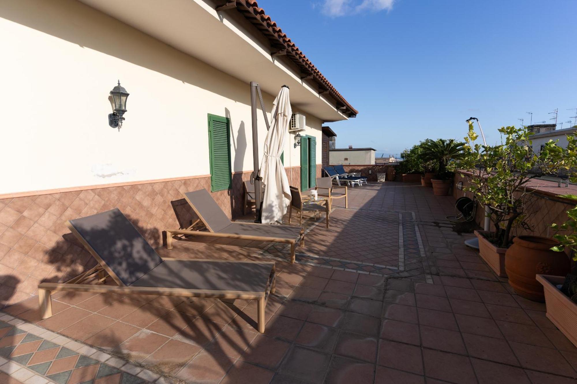 Guest house L'attico Fuggente Naples